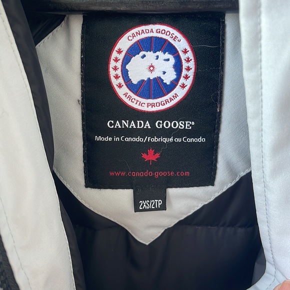 Canada Goose (resell) - Picture 4 of 8